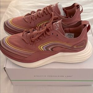 NEW APL Women's Streamline Sneakers in Cedar Clay Multi 7.5